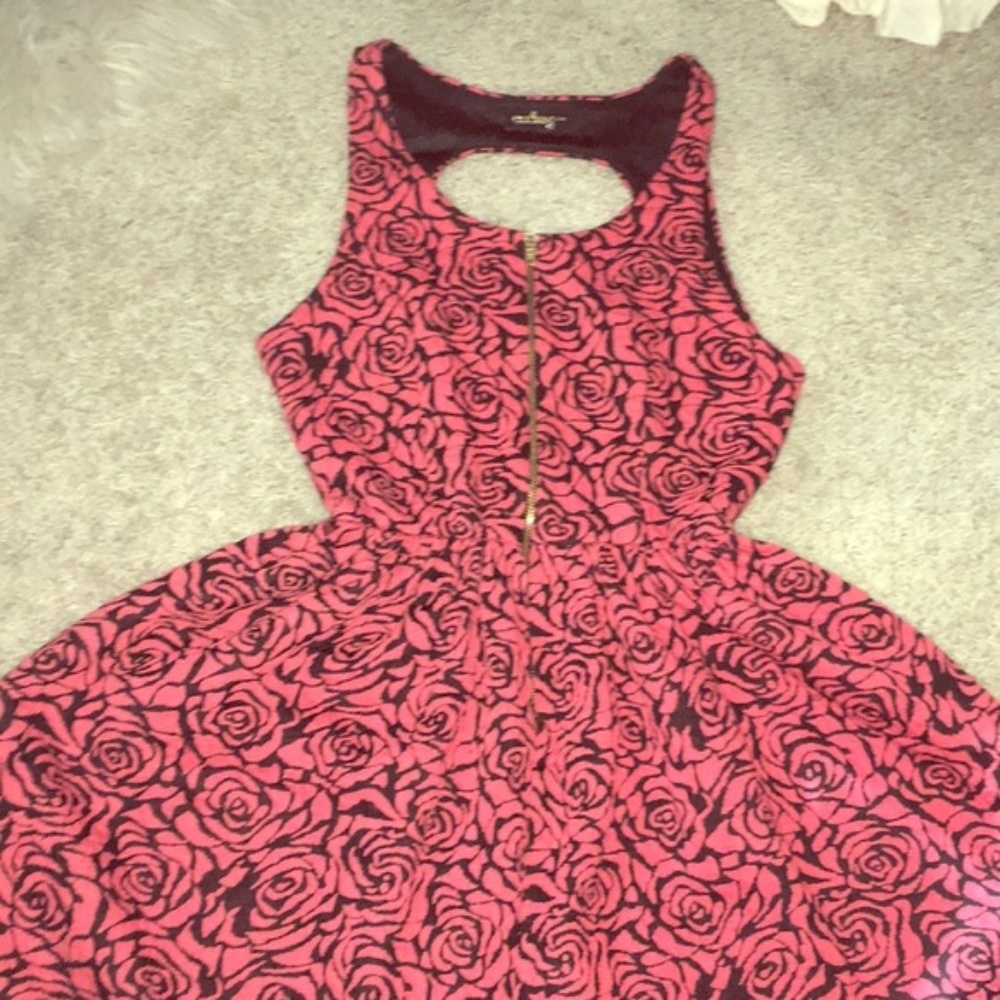 Audrey Red Rose Black Dress Gold Zip up SZ S